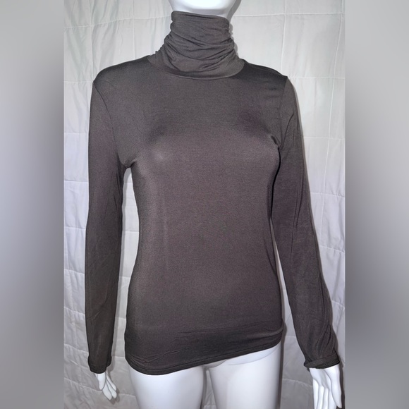 Kosmios Olive Turtleneck BRAND NEW - Picture 2 of 5